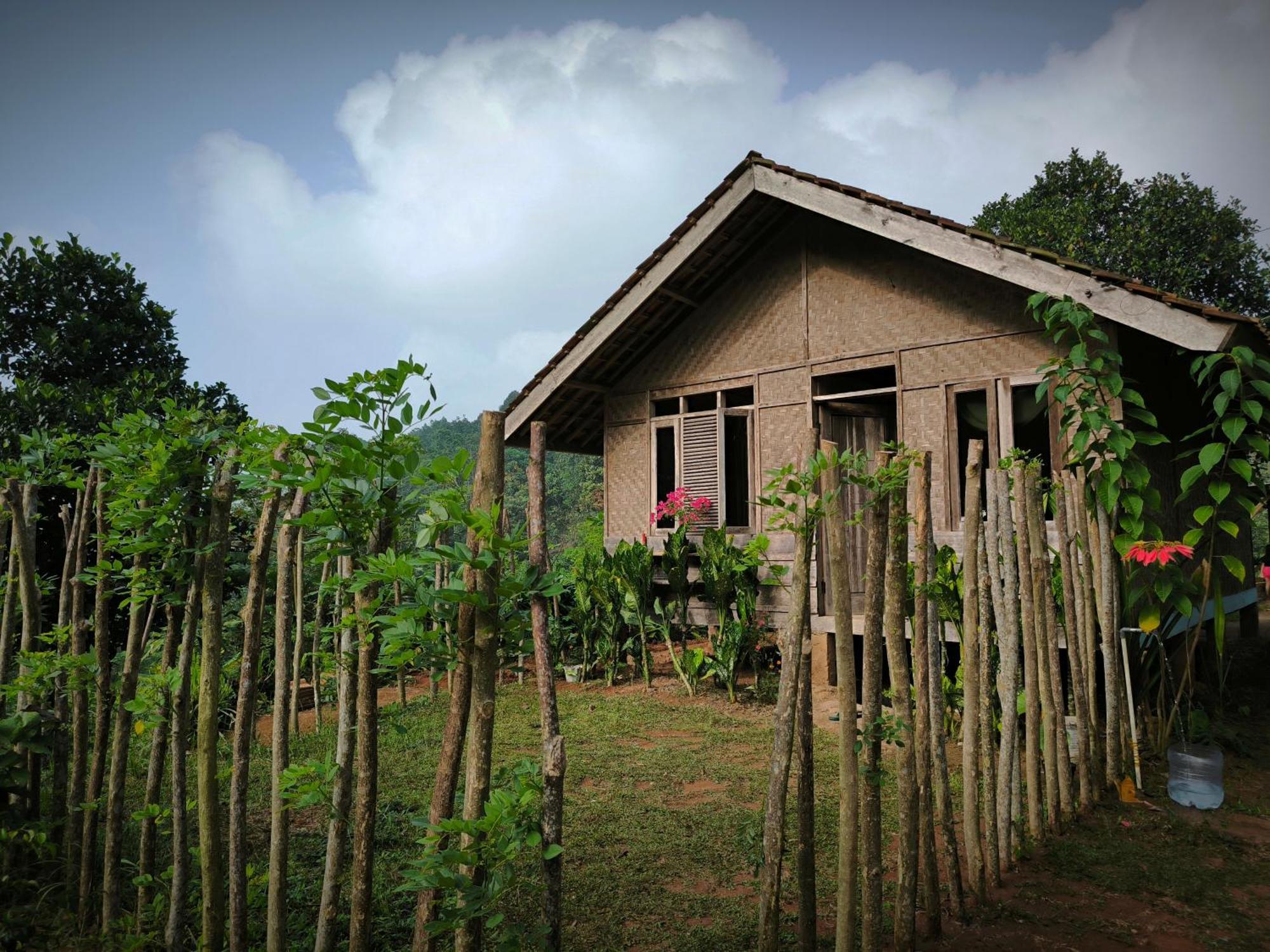 Farmstay Manangel Sindanglaka エクステリア 写真